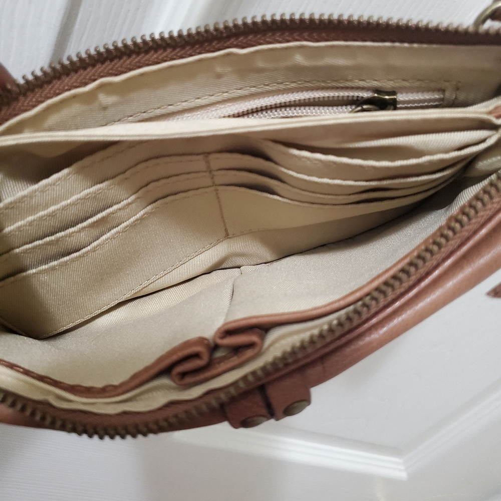 Lucky Raldi Convertible Wallet - Picture 8 of 14